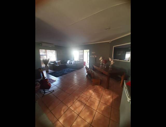 3 BEDROOM TOWNHOUSE FOR SALE IN VAALPARK